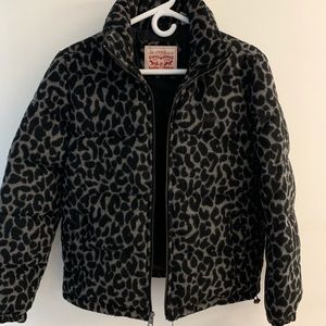 Levi’s woman’s animal print trucker puffer jacket size XS